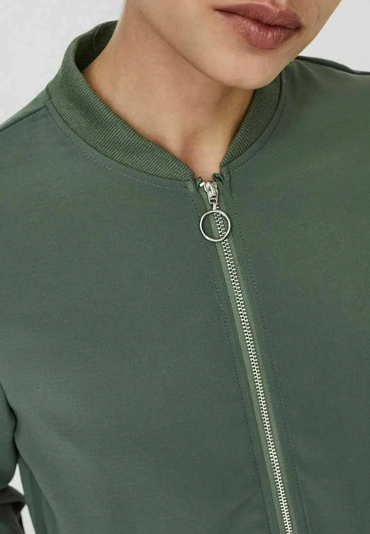 Vero Moda VMCOCO - Bomber Jacket - Laurel Wreath 4 Vero Moda VMCOCO - Bomber Jacket - Laurel Wreath - Image 4