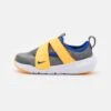 Nike Sportswear Flex Advance Bt Unisex - Trainers - Iron Grey/Laser Orange/White/Racer Blue
