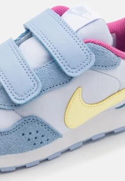 Nike Sportswear Md Valiant Unisex - Trainers - Cobalt Bliss/Citron Tint/Football Grey/Cosmic Fuchsia -Zalando UK-Outlet 5dc4721112e24ae3924a90835937f096