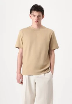 Hugo DAPOLINO - Basic T-shirt - Medium Beige -Zalando UK-Outlet 60425245457e4d2795cf9ce193b6ef7f