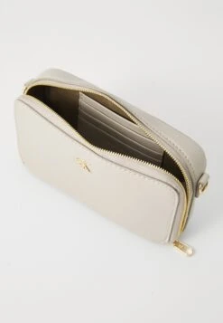 Calvin Klein Jeans MINIMAL MONO CAMERA BAG - Cross Body Bag - Chateau 9 Calvin Klein Jeans MINIMAL MONO CAMERA BAG - Cross Body Bag - Chateau -Zalando UK-Outlet 626c3c134c1b4fbfa44d5d0446d39a21