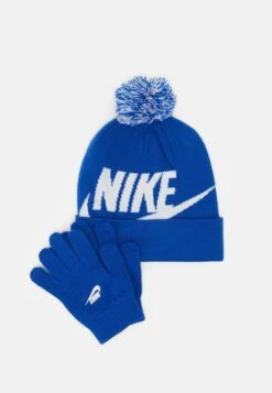 Nike Sportswear Pom Beanie Glove Set - Gloves - Game Royal