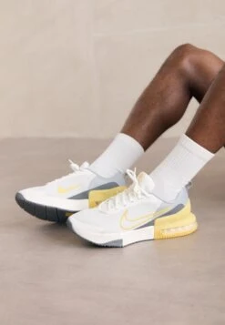 Nike Performance AIR MAX ALPHA 6 - Training Shoe - Team Red/picante Red/burgundy Crush/off Noir/pure Platinum -Zalando UK-Outlet 63ea66bfa1654f43b146bf7dfb789027