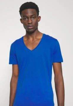DRYKORN Quentin - Basic T-Shirt - Blue 9 DRYKORN Quentin - Basic T-Shirt - Blue -Zalando UK-Outlet 667130c04c8548d7ae26642fd826e14d