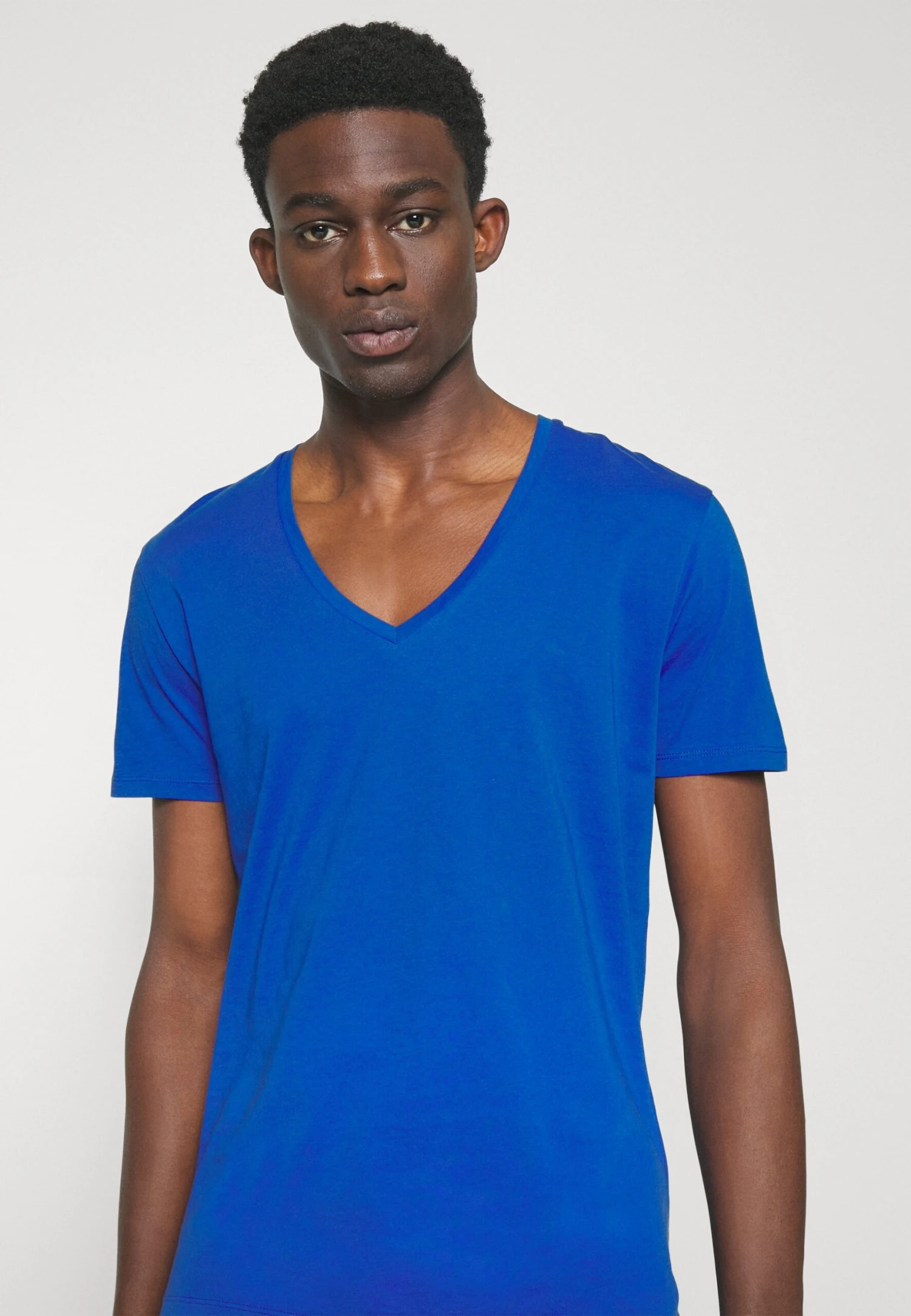 DRYKORN Quentin - Basic T-Shirt - Blue 4 DRYKORN Quentin - Basic T-Shirt - Blue - Image 4