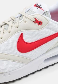 Nike Sportswear Air Max Dawn - Trainers - White/University Red/Light Bone/Black -Zalando UK-Outlet 679f1e26bcbb46fb9bba0f024fd833de