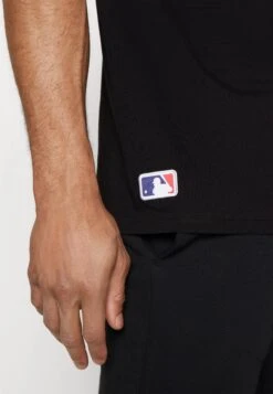 NEW ERA Chicago White Sox League Essentials Tee - Sports T-Shirt - Black -Zalando UK-Outlet 680e20c3bf3c48729ecd9b4cad063bc7