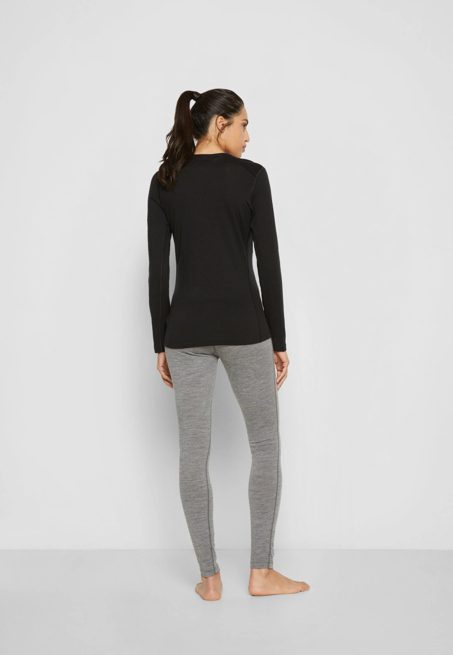 Icebreaker Crewe - Undershirt - Black 3 Icebreaker Crewe - Undershirt - Black - Image 3