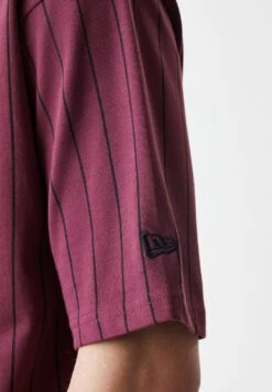 NEW ERA TEE - Print T-shirt - Bordeaux 7 NEW ERA TEE - Print T-shirt - Bordeaux -Zalando UK-Outlet 6a14c9e4f23d43bcb6b982d95a85f468