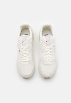 Reebok Classic Cl Legacy Az Grow Unisex - Trainers - Chalk/Stucco -Zalando UK-Outlet 6a18ceab5a344e08944e3566aff3e16d