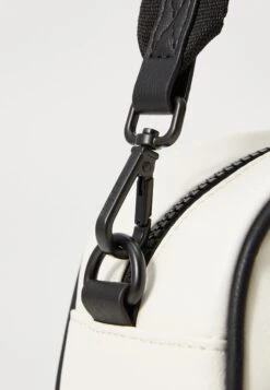 Puma ARCHIVE GRIP - Weekend Bag - Frosted Ivory 8 Puma ARCHIVE GRIP - Weekend Bag - Frosted Ivory -Zalando UK-Outlet 6ac4dae96a5e42d2ba33ac5a26657345