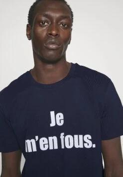 Je M'En Fous Unisex - Print T-Shirt - French Navy -Zalando UK-Outlet 6d771a342a6841cbbb6293ad43ce7a47