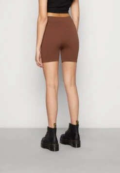 WEEKDAY Ina Seamless- Shorts - Brown -Zalando UK-Outlet 6f1b0ed6db1644e6b9e535a173b0c83e