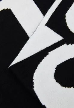 Guess Scarf Unisex - Scarf - Jet Black A996 -Zalando UK-Outlet 6f42a9fb2ba845a5b29fa7cc845c287c