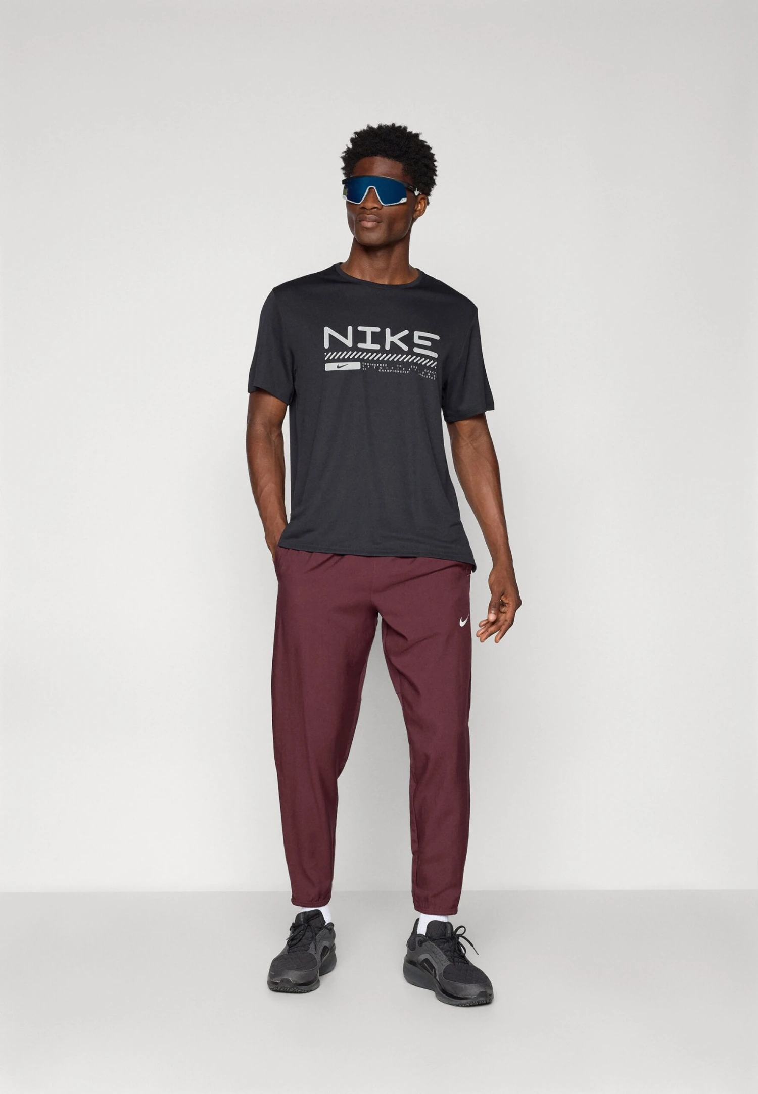 Nike Performance WINTER MILER TOP - Sports T-shirt - Black/reflective Silver-coloured 2 Nike Performance WINTER MILER TOP - Sports T-shirt - Black/reflective Silver-coloured - Image 2