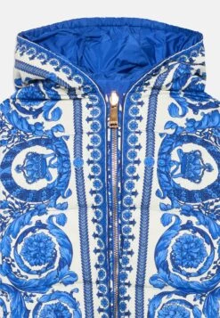 Versace REVERSIBLE JACKET BAROCCO KIDS UNISEX - Down Jacket - Eggshell/royal Blue -Zalando UK-Outlet 736685bc23014e158b2321b6971cb6f7