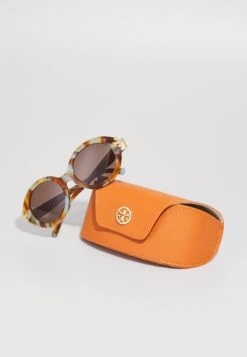 Tory Burch Sunglasses - Blue Honey -Zalando UK-Outlet 73a906a8a12646f78ad3ff10ea8363a6
