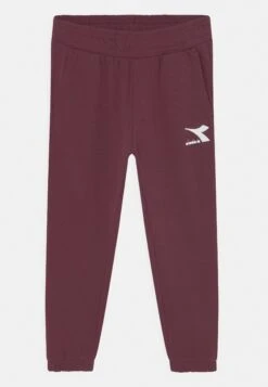 Diadora Tracksuit Chromia Set - Tracksuit - Violet Raspberry -Zalando UK-Outlet 740fe4dcc71e43c38564d043edfe5b6c