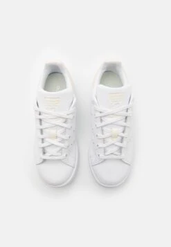 Adidas Originals Stan Smith Unisex - Trainers - Cloud White/Cream White -Zalando UK-Outlet 747aa11e416d49a0ad9e9c2fcd381fe3