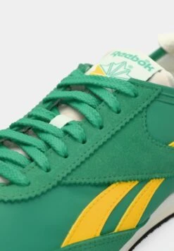 Reebok Classic R400 UNISEX - Trainers - Upgrade Green/golden-coloured Haze/chalk -Zalando UK-Outlet 76bbe715a39840e18f2f44ba251789dc