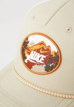 Nike Sportswear RISE UNISEX - Cap - Desert Khaki/white/monarch -Zalando UK-Outlet 7ae3f38bbd55451ea2acb26b564e15a2