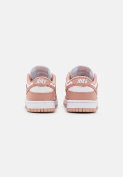 Nike Sportswear Dunk- Trainers - White/Rose Whisper -Zalando UK-Outlet 7c2bbcc30f294bd792e4d07805cf600a
