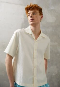 Jordan Ess - Shirt - Pale Ivory/Black)