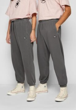 Converse Chuck Taylor Sneaker Patch Sweatpant Unisex - Tracksuit Bottoms - Black -Zalando UK-Outlet 7cd007674b88479eb064dbedff15c5ac