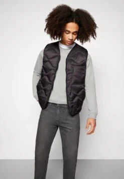 Minimum Quilos- Waistcoat - Black -Zalando UK-Outlet 7efdeab12b4c490f9654240c14c862ea