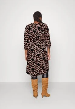 ONLY CARMAKOMA Caranita Denizia 3/4 Blk Drs Aop - Day Dress -Zalando UK-Outlet 8256450668494184985781e4aa75a667