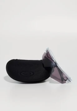 Oakley SPHAERA SLASH UNISEX - Sunglasses - Matte Clear -Zalando UK-Outlet 86173e35212f418aaf0d4161c84ad5df