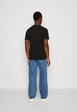 Antony Morato Slim Fit With Photographic Plastic - Print T-Shirt - Black -Zalando UK-Outlet 88ea9ca06e0f4a148f7a8bcf8ad42f9e