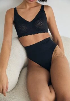 Triumph SOFT SCULPT BANDEAU STRING 2 PACK - Thong - Black -Zalando UK-Outlet 893cc84f9339490d8389c5f2a9c00ebb