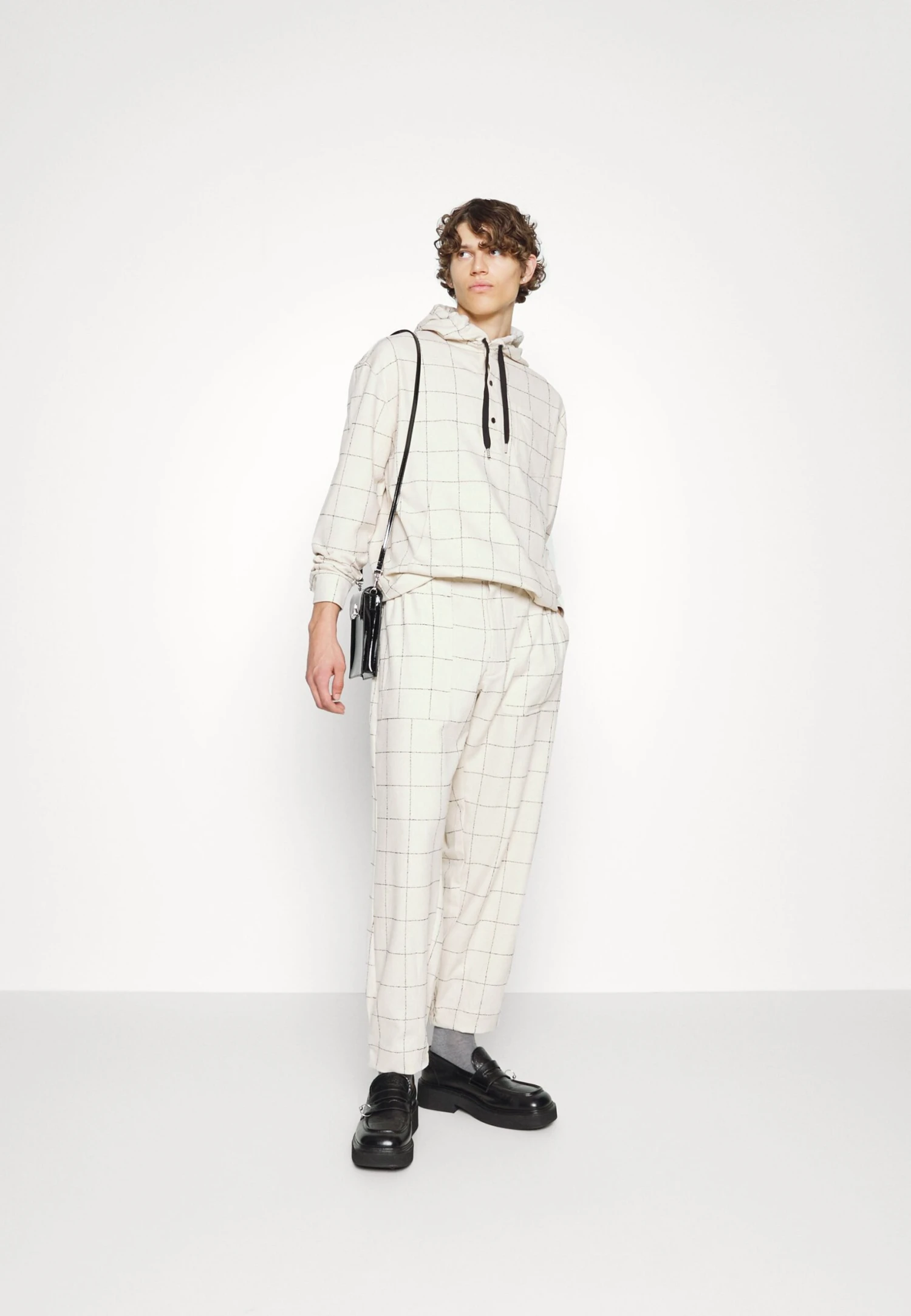 Henrik Vibskov Hoodie- Sweatshirt - Beige/Black 5 Henrik Vibskov Hoodie- Sweatshirt - Beige/Black - Image 5