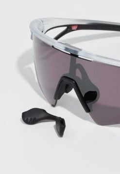 Oakley SPHAERA SLASH UNISEX - Sunglasses - Matte Clear -Zalando UK-Outlet 8d76b15b7dcc4f9f89fb2109b3facc89