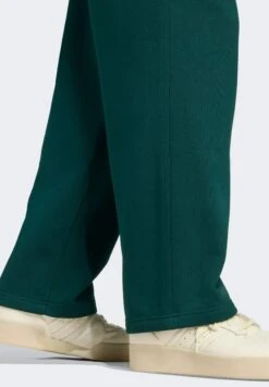 Adidas Originals ESS OPEN LOOSE - Tracksuit Bottoms - Aurora Ivy -Zalando UK-Outlet 8efcf33f118346c0a54dbf9a9fe2786f