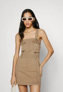 BDG Urban Outfitters Utility Dress - Jumper Dress - Chocolate 9 BDG Urban Outfitters Utility Dress - Jumper Dress - Chocolate -Zalando UK-Outlet 8f56f07f5ebd45878b65cb87ae83573e