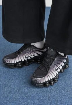 Nike Sportswear SHOX TL FADE - Trainers - Off Noir/white/black -Zalando UK-Outlet 90678a9941e446f6b55955cc5e18ac9a