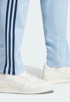 Adidas Originals CLASSIC TP - Tracksuit Bottoms - Cardboard Black -Zalando UK-Outlet 94146d7b5bfe40909977c170cb1c15e5