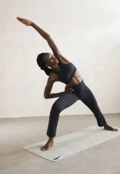 Nike Performance Luxe Pant - Leggings - Black -Zalando UK-Outlet 950286a5d8c9463a830d5e7db14d1e8a