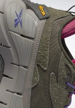 Reebok Classic Zig Kinetica 2.5 Edge - Trainers - Army Green/Boulder Grey/Semi Proud Pink -Zalando UK-Outlet 950b292bfbe54a61a05e3de66ea3f40e