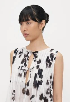 SLEEVELESS PLEATED NIGHTIE - Nightie - White/black -Zalando UK-Outlet 95b653160c864ce1905c5a4a118eebf1