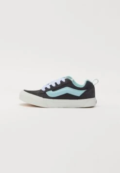 Vans KNU SKOOL UNISEX - Skate Shoes - Tone Black/bungee -Zalando UK-Outlet 993ed171357f494fbca84a0e41ef0097