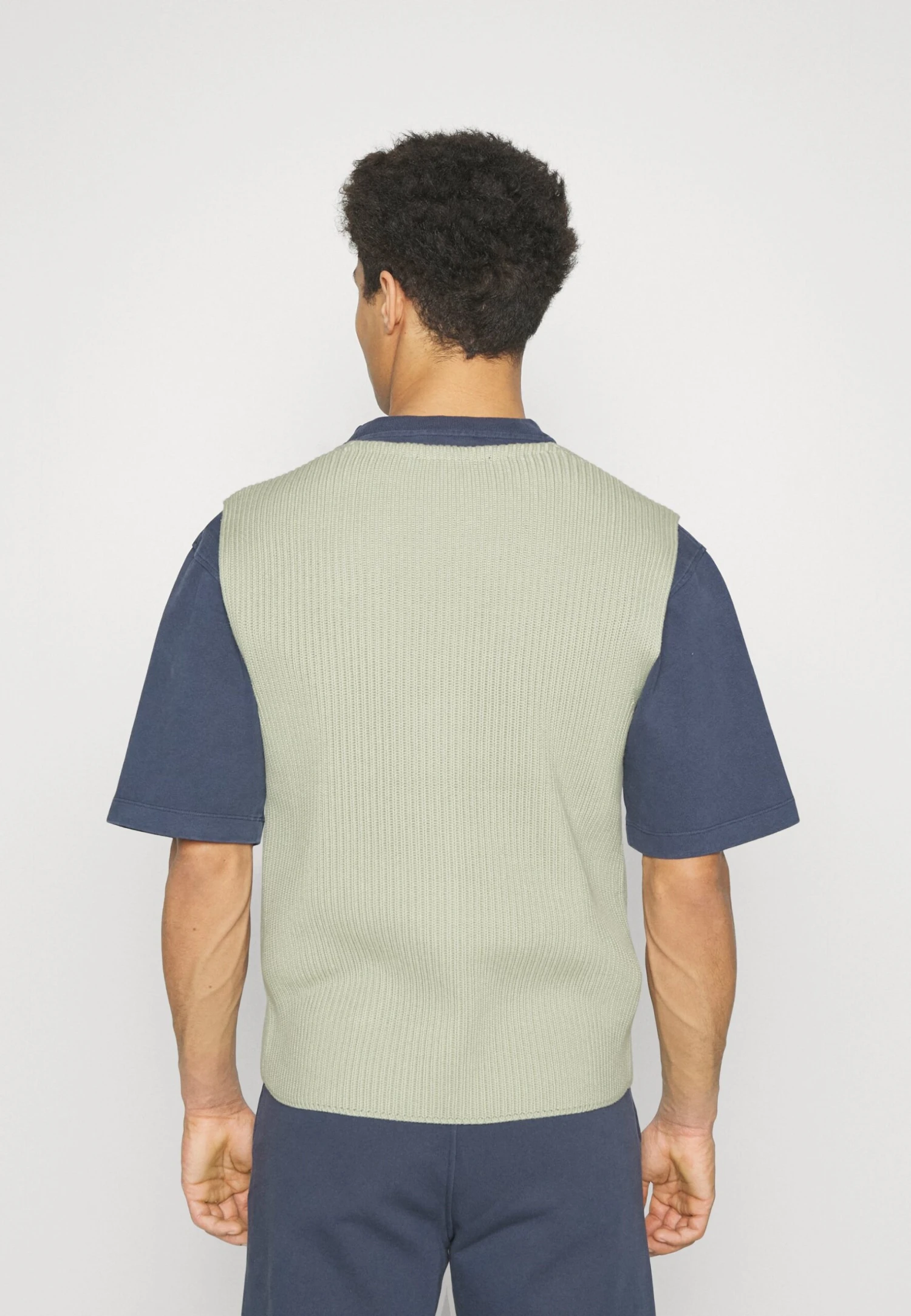 DRYKORN Hato - Waistcoat - Green 3 DRYKORN Hato - Waistcoat - Green - Image 3