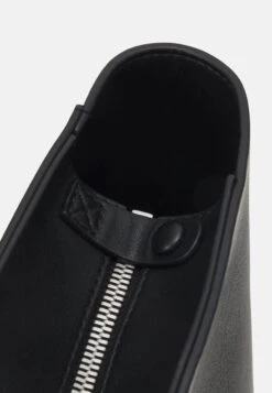 Calvin Klein Jeans Sculpted Shopper Mono - Tote Bag - Black/Rose 8 Calvin Klein Jeans Sculpted Shopper Mono - Tote Bag - Black/Rose -Zalando UK-Outlet 9ac2234a216b44a099258d2b8b055706