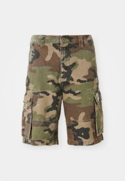 Billionaire Boys Club DISTRESSED CAMO CARGO - Denim Shorts - Green -Zalando UK-Outlet 9ba7d4319be14f87810617abb76b65ca