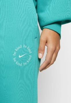 Nike Sportswear Trend - Tracksuit Bottoms - Washed Teal 13 Nike Sportswear Trend - Tracksuit Bottoms - Washed Teal -Zalando UK-Outlet 9da58fde42a9434e92a5e53ec3fb2625