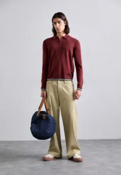 Emporio Armani HOLDALL - Weekend Bag - Iconico Blue -Zalando UK-Outlet a1e3b81dcfab46c196a6ba1ed39cd72d