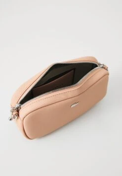 Lacoste Cross Body Bag - Latte -Zalando UK-Outlet a5230e76d96d41d5a67782fcd6766288