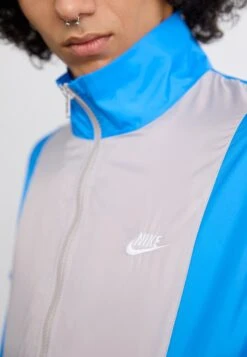 Nike Sportswear CLUB - Tracksuit - Light Photo Blue/obsidian/college Grey/white -Zalando UK-Outlet a8156810e793449db0b4cdfaa9b13c35